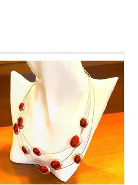 🎁Italian-made: silver coloured strings*silver molded metallic red oblong shapes